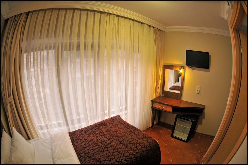 Palace Point Hotel Istanbul Room photo