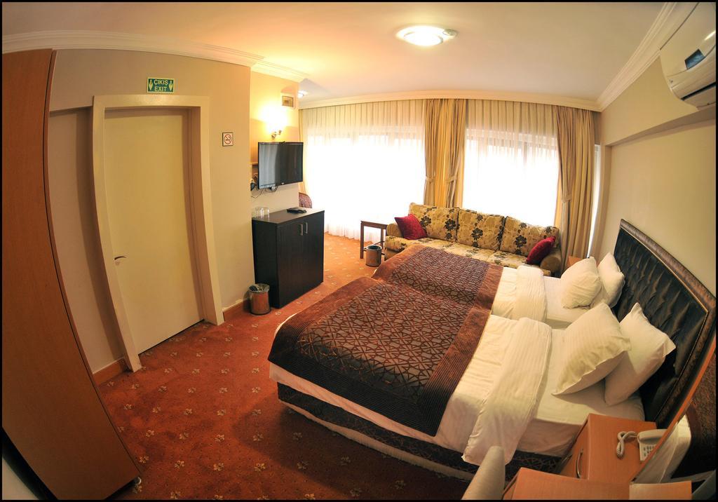 Palace Point Hotel Istanbul Room photo